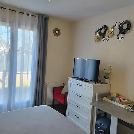 Homestay Proche Aeroport D'orly & Au Pied Des Transports *